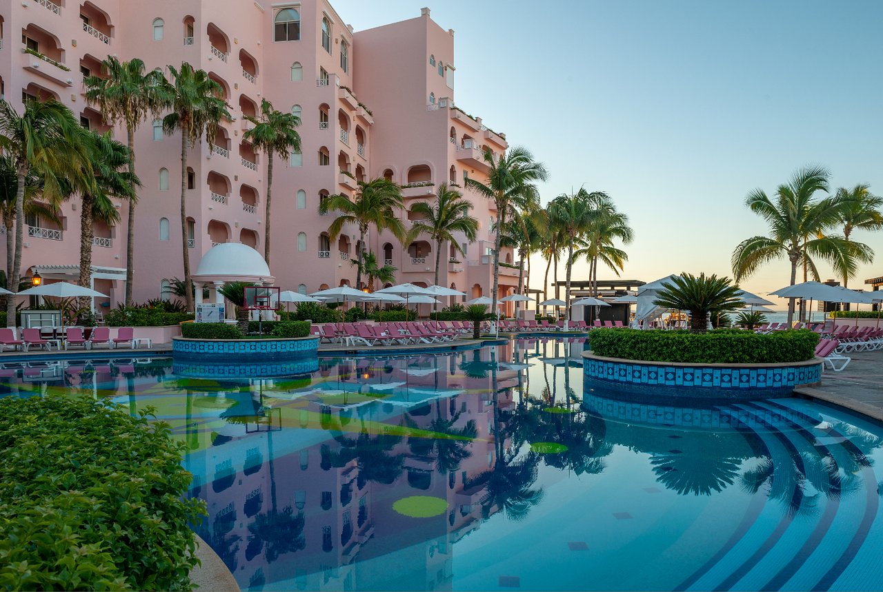 Relish in Pueblo Bonito Rosé Resort & Spa and its distinctive rosé-tinted walls.