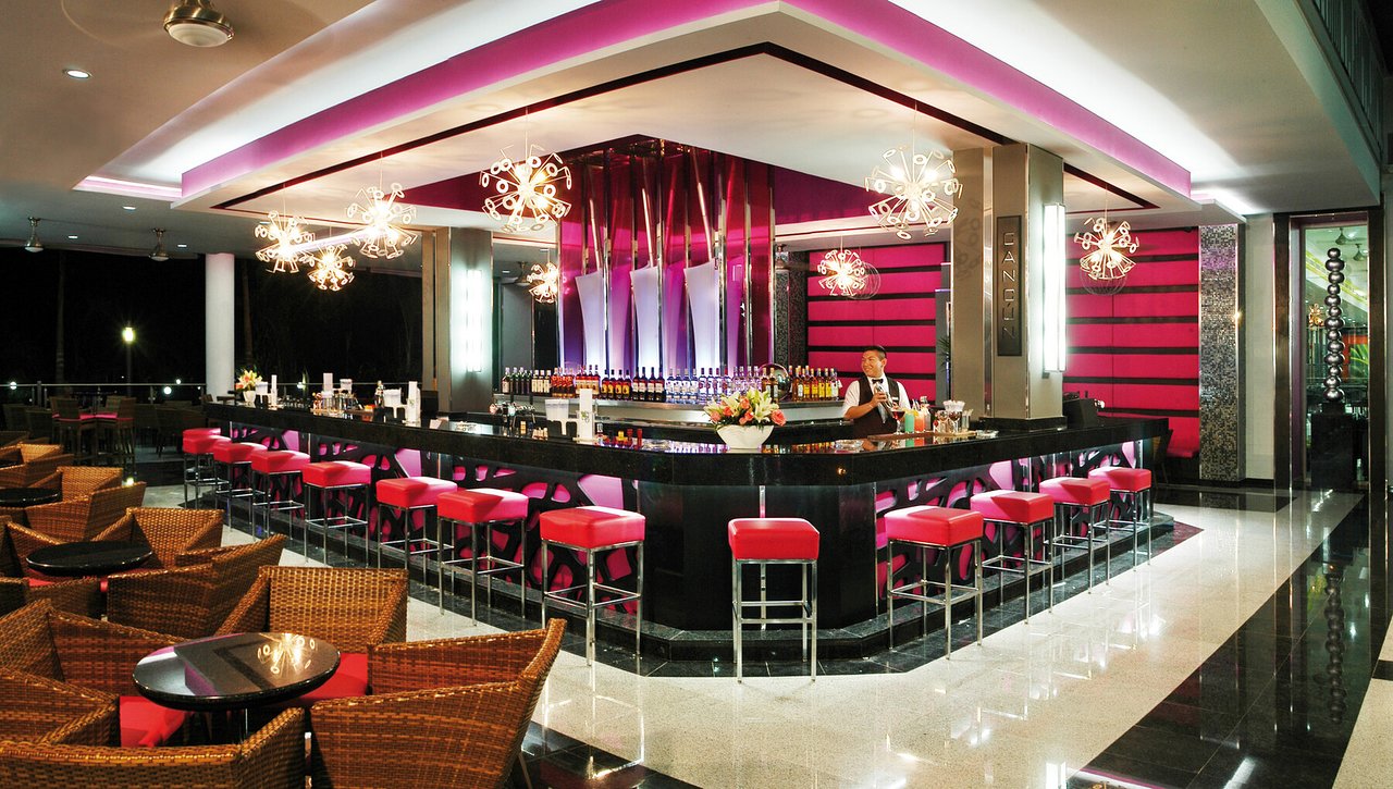 Lobby bar