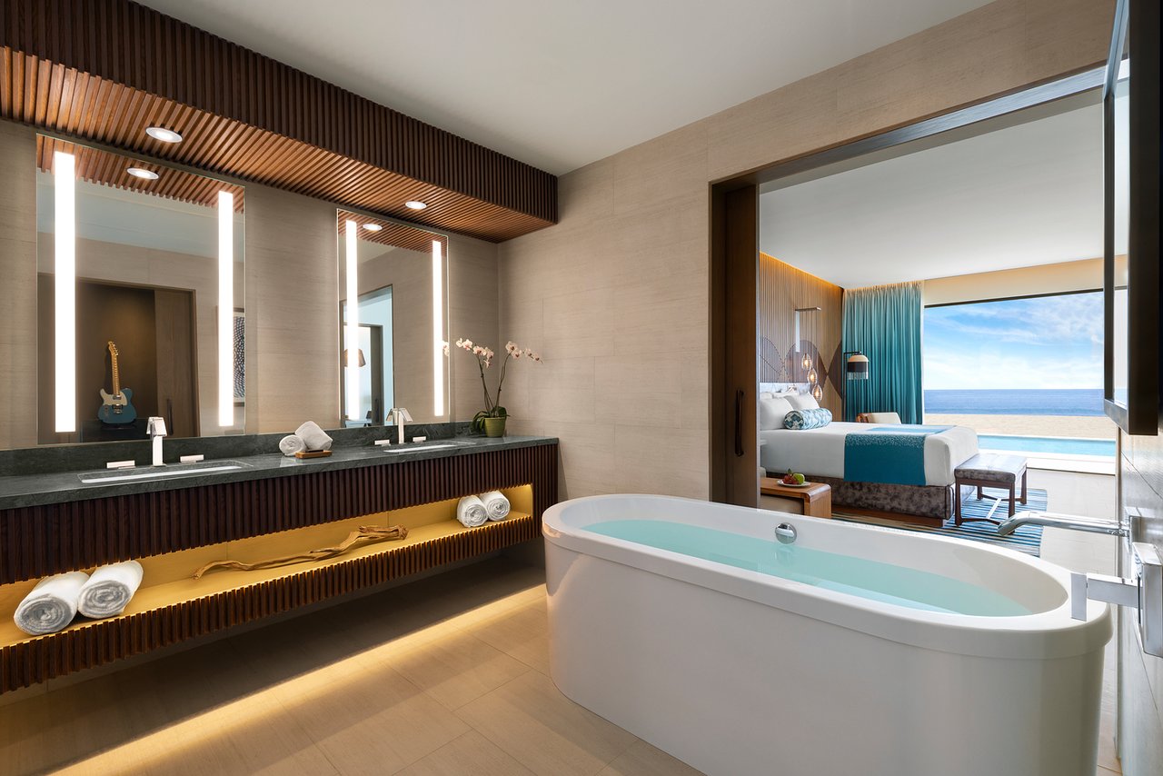 ROCK SUITE SWIM-UP BATH