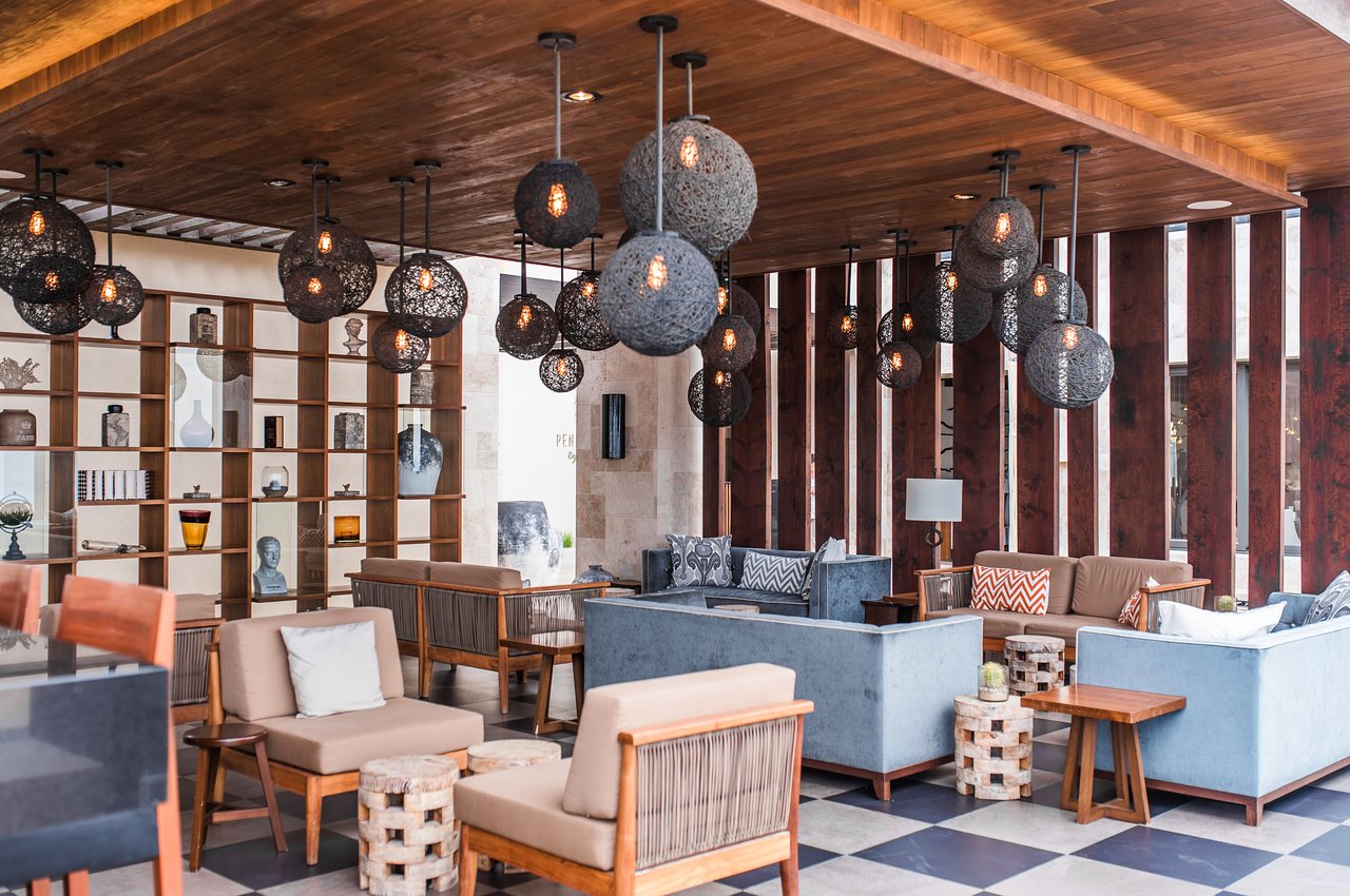 Peninsula Beach Bar