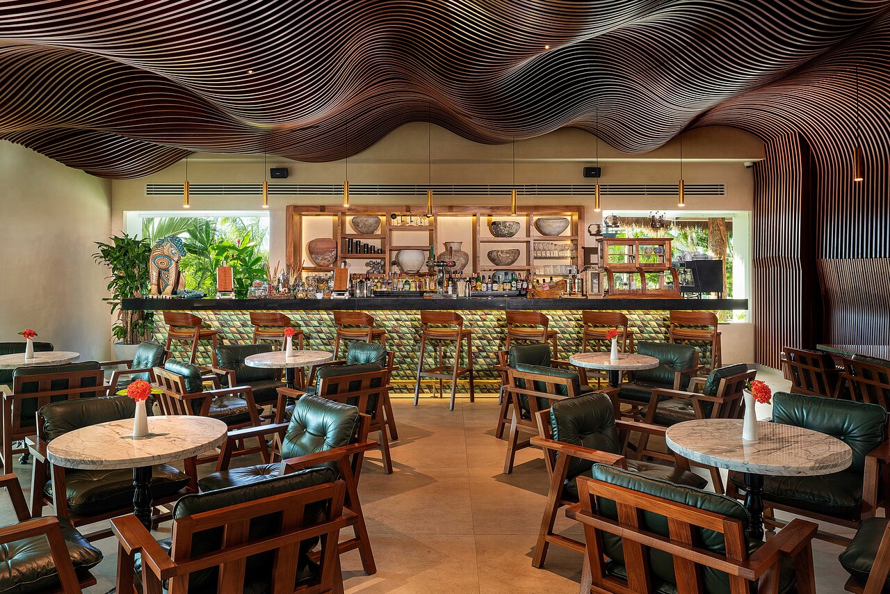 Waves Bar