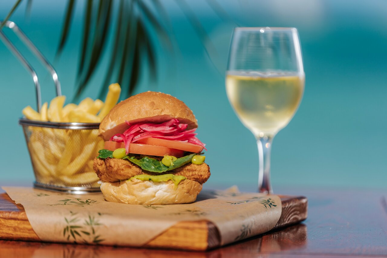 Holiday Inn Resort Aruba - Oceanside Bar & Grill - Crispy Catch Sandwich