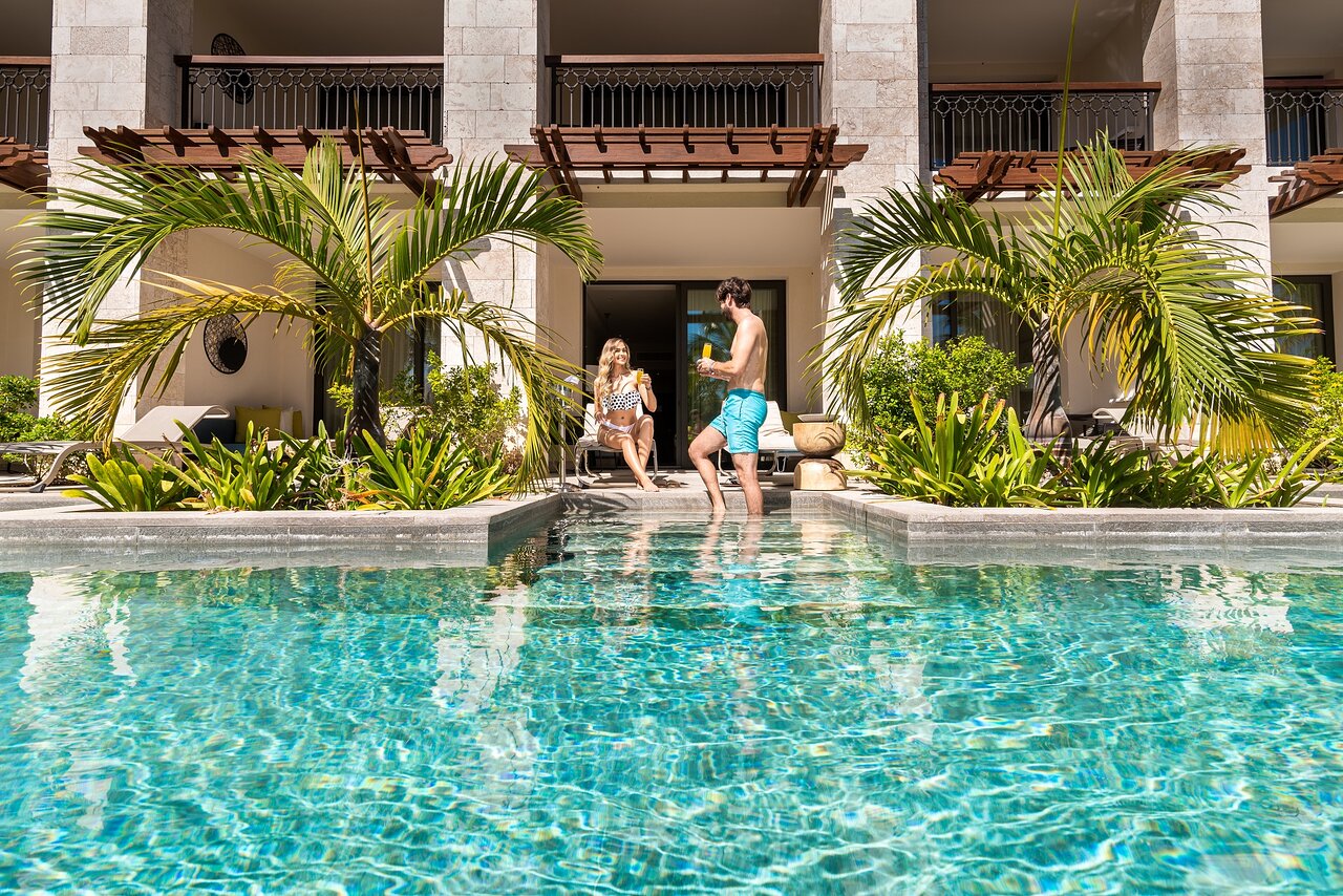 Junior Suite Swim Up