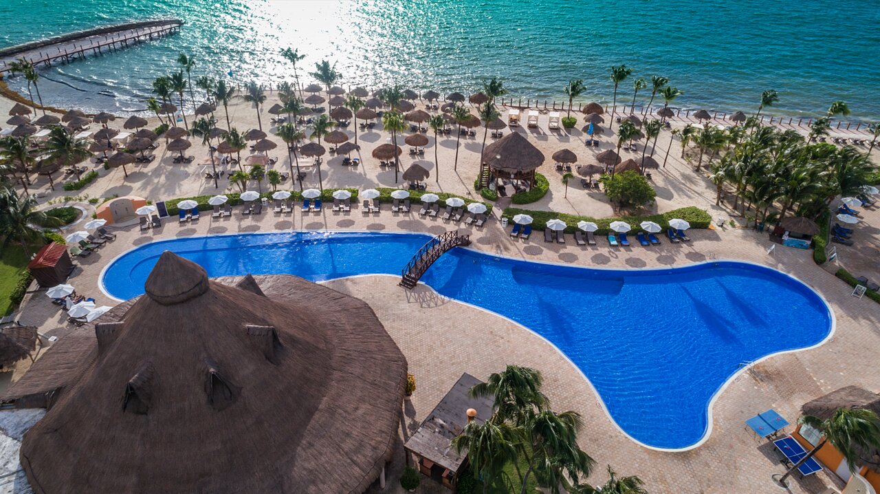Relaxing Pool View Ocean Maya Royale
Adults Only Hotel Riviera Maya All Inclusive 