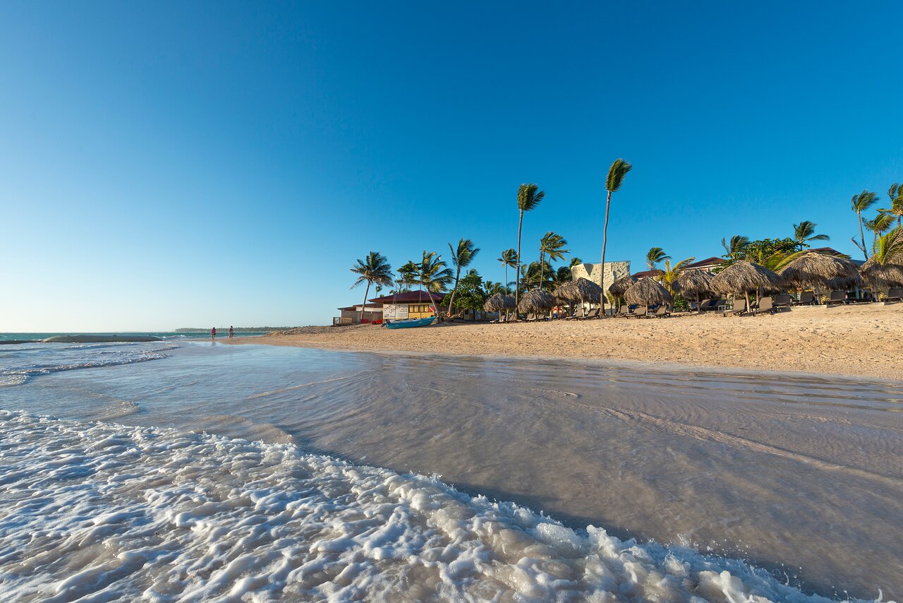 Picture of the beautiful Caribbean beach in Ocean Blue and Sand located in Bávaro 
