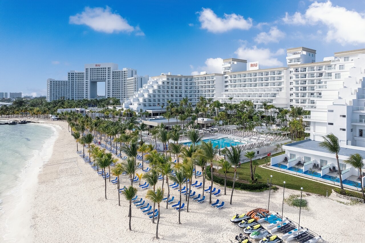 Hotel and beach