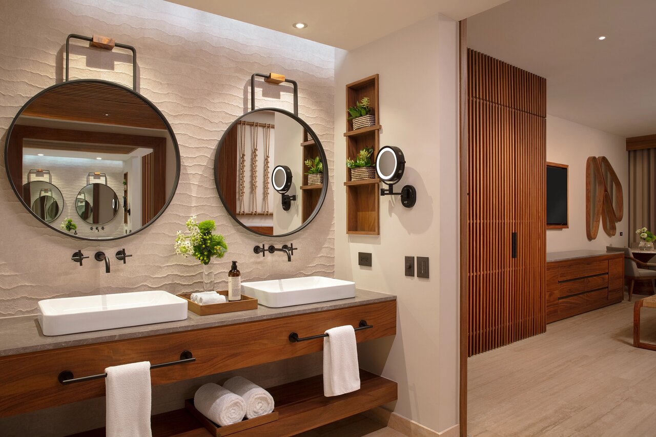 Junior Suite Bathroom Vanity