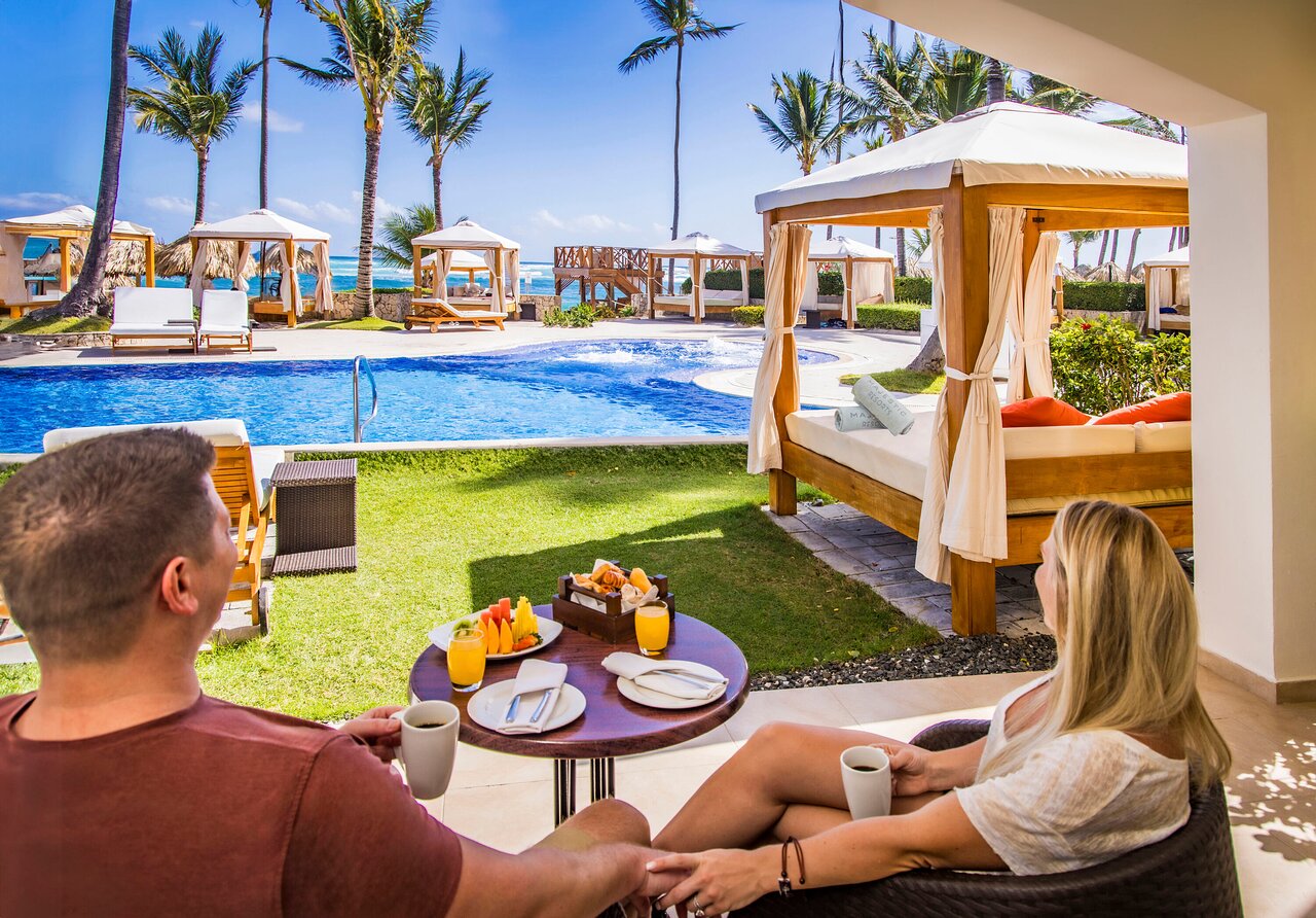 Club Room - Swim-Up Suite