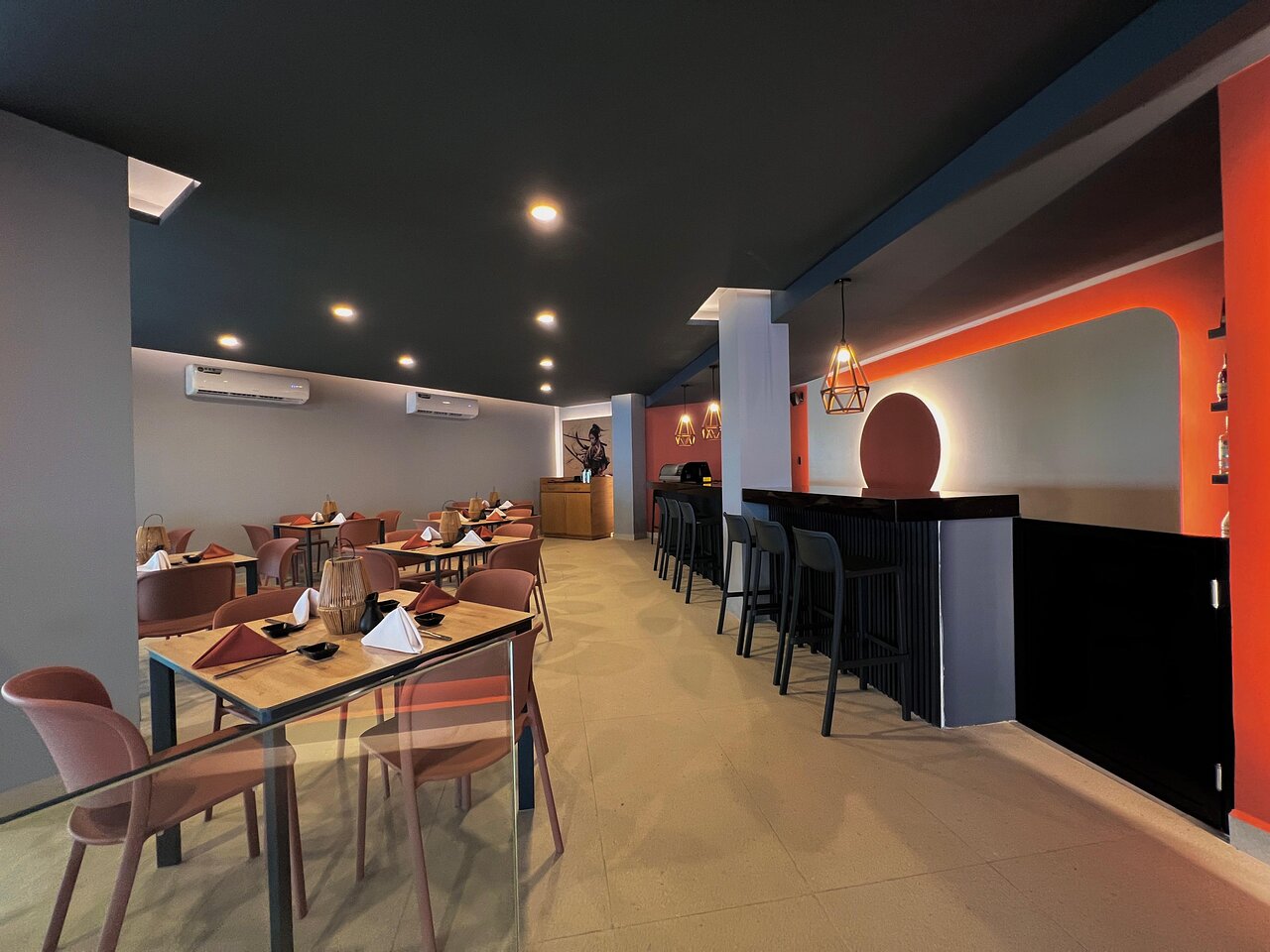 Restaurante Oriental  Se requiere reservacion de cena
