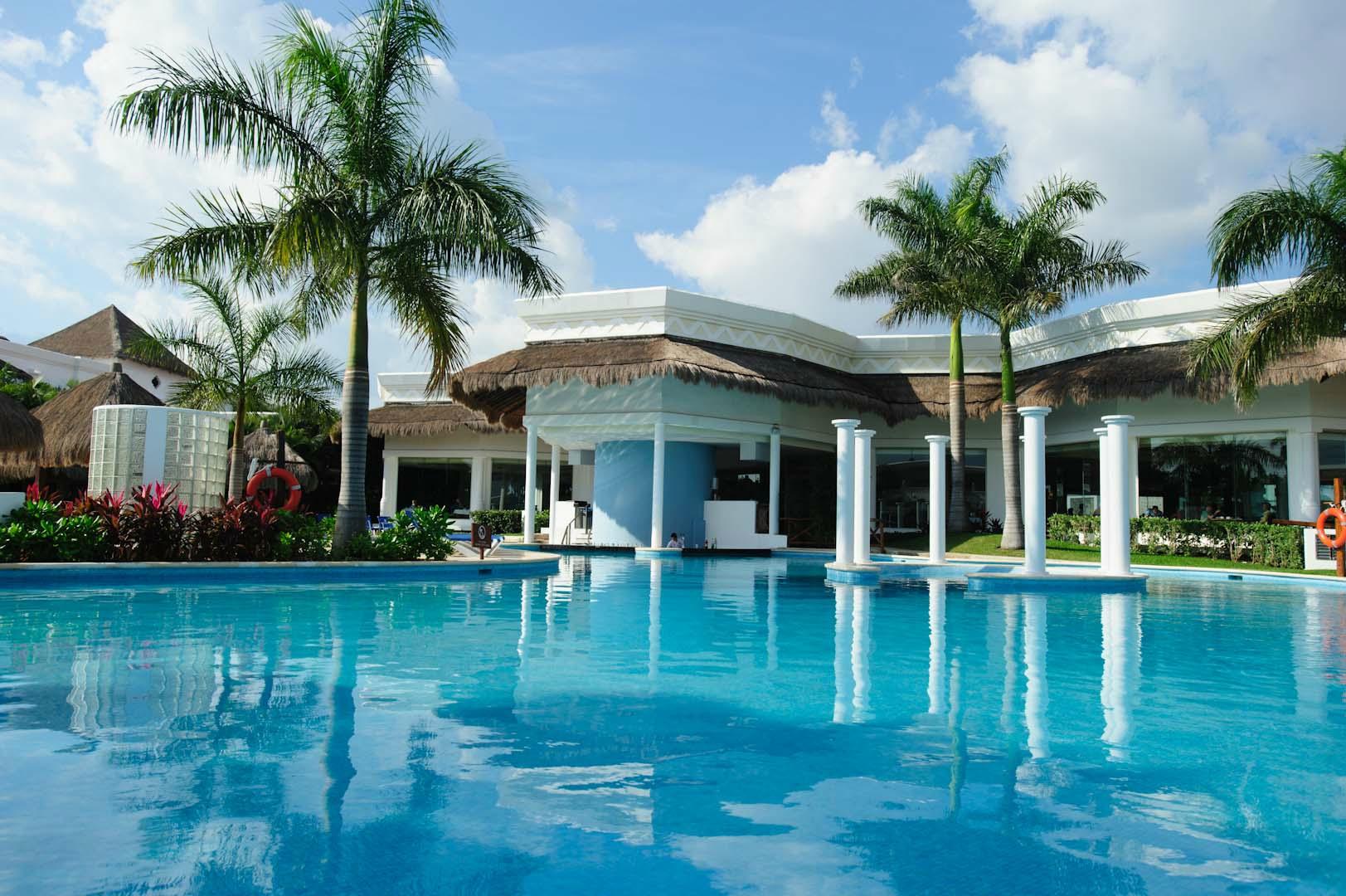 Pool Bar