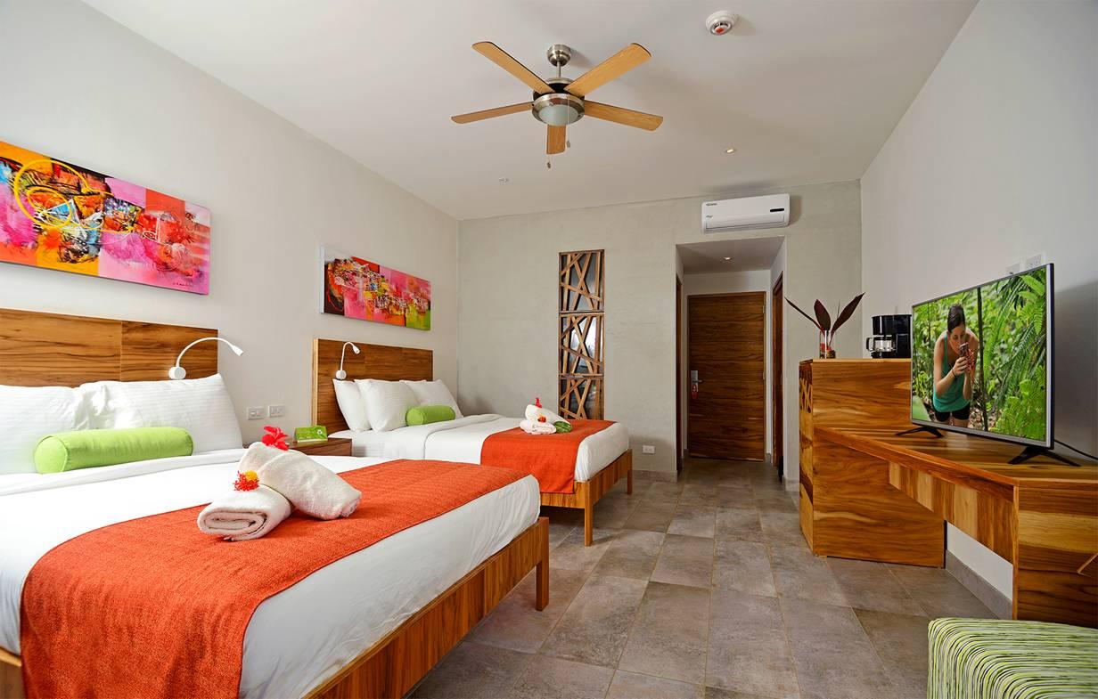 DELUXE ROOM TWO QUEEN SIZE BED