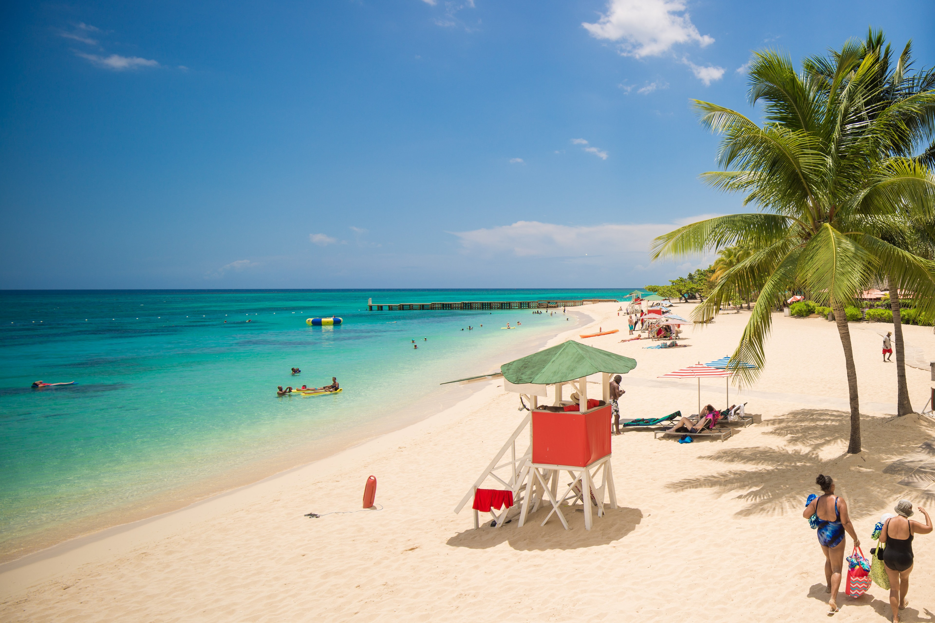 Doctors Cave Beach Enjoy free access to the world famous Doctors Cave Beach. Known for its curat