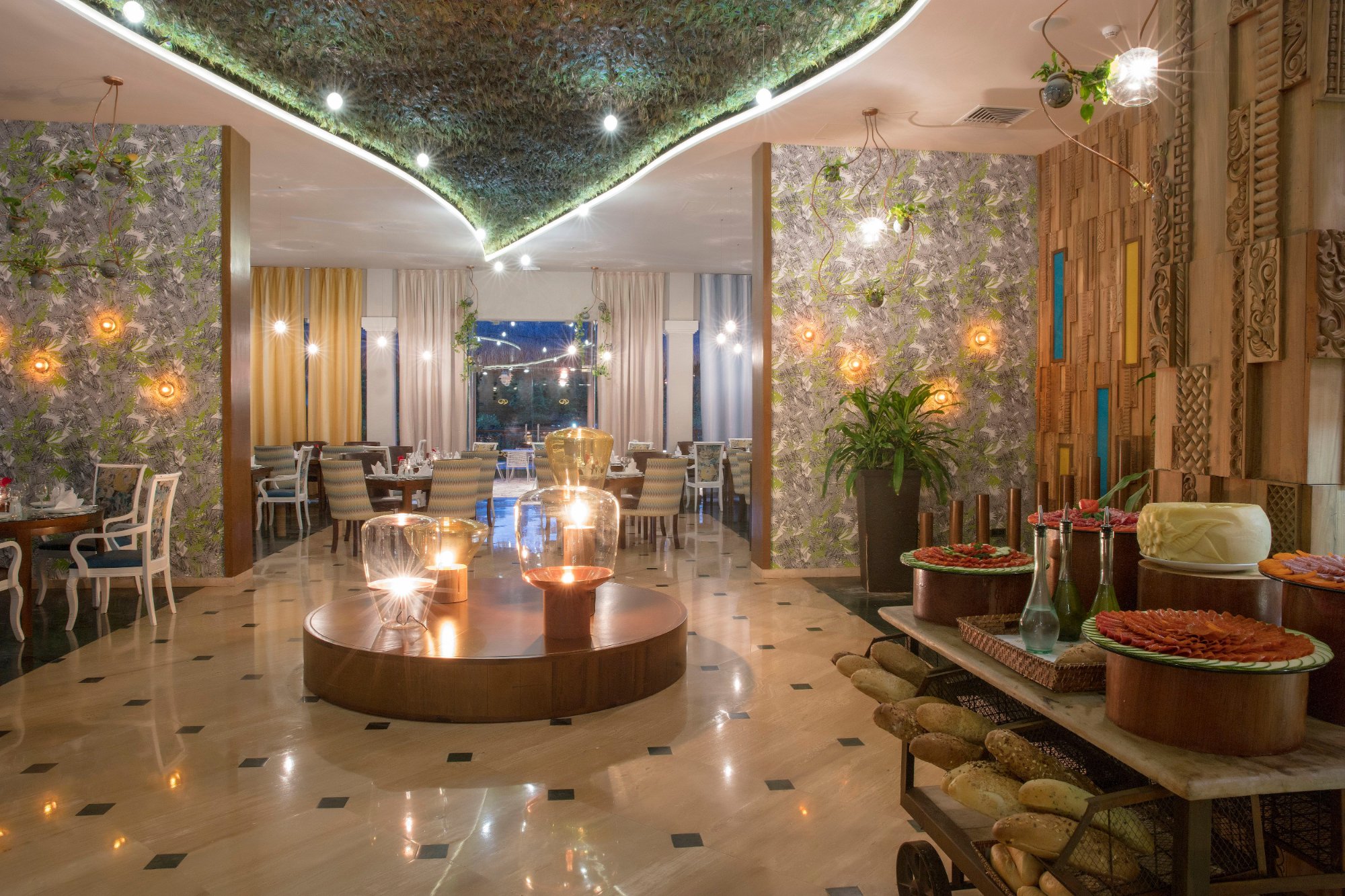 A la carte restaurant