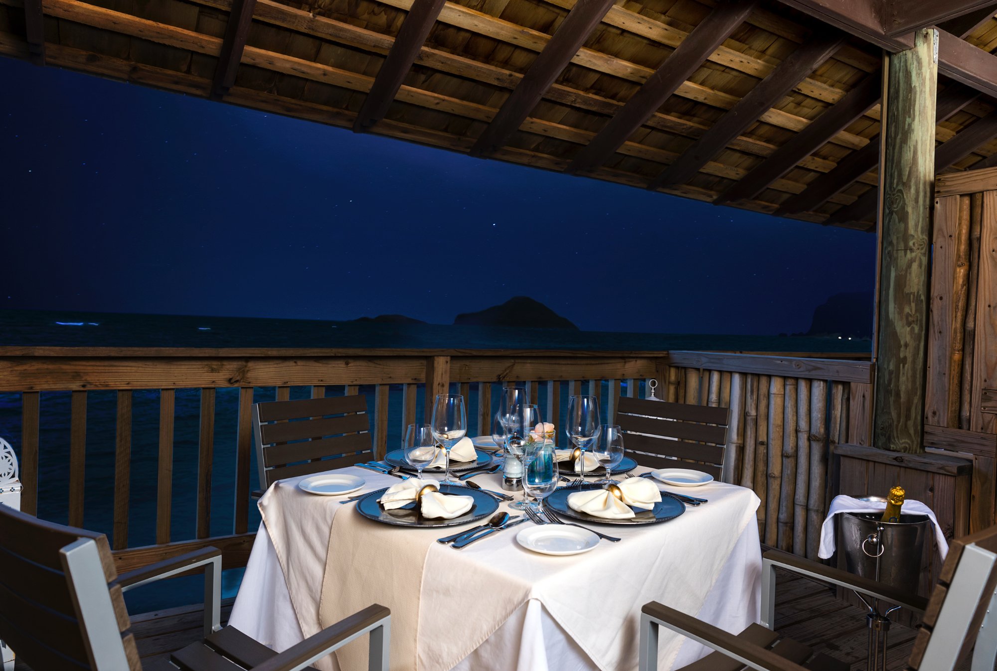 La Luna-Private Oceanside Dining