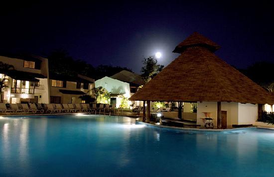 BlueBay Villas Doradas