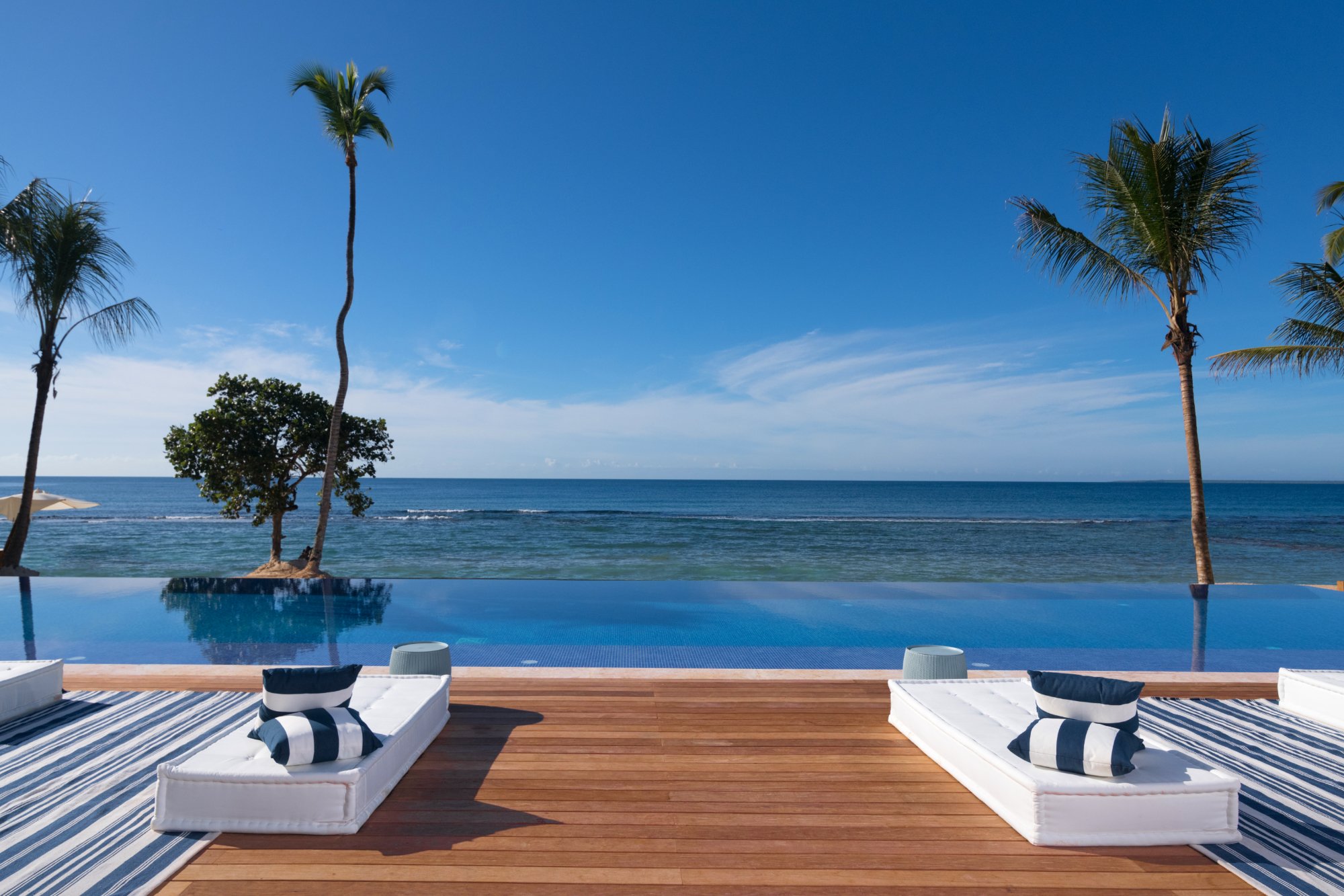 Minitas Beach Club & Restaurant