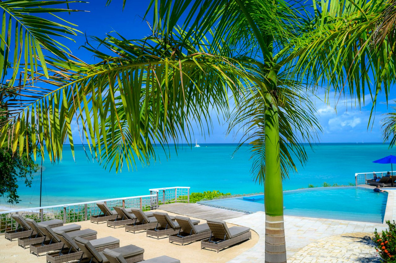 Cocobay Sunset Infinity Pool