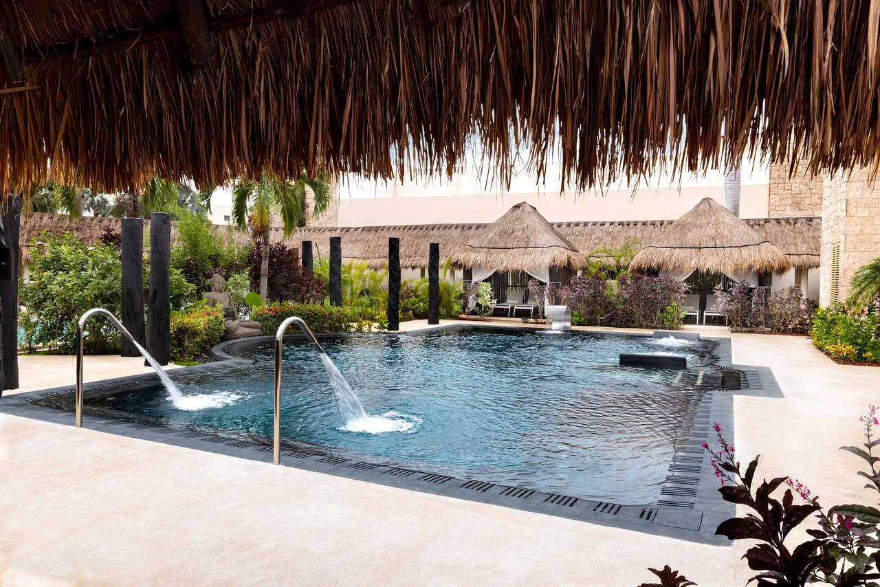 Hydrotherapy at the Zen Spa
