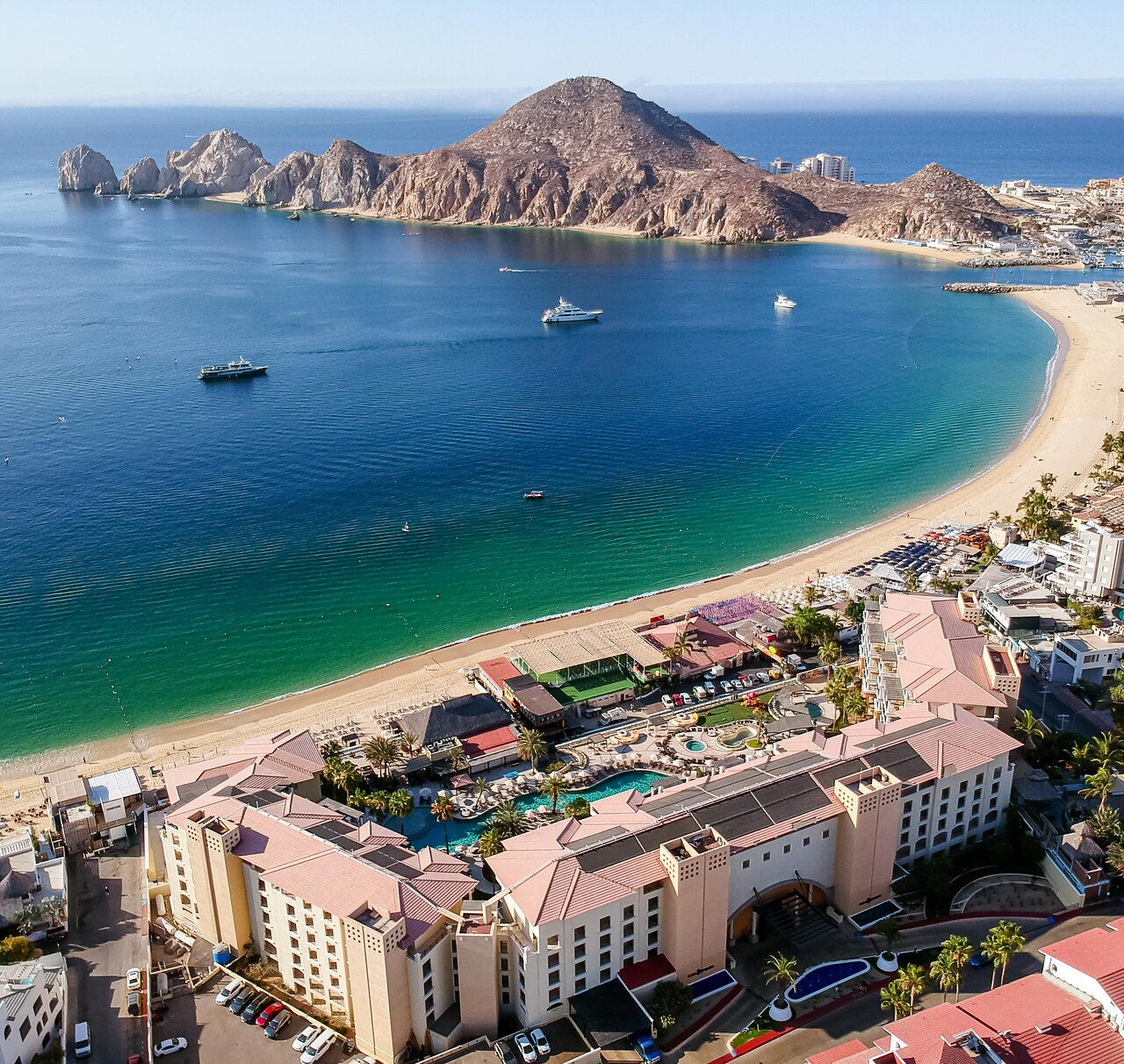 Playa nadable privada frente al Arco de Cabo San Lucas.