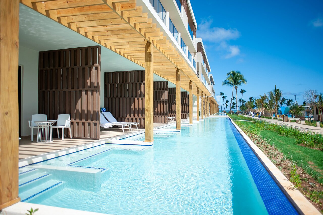 Junior Suite - Swim Out Garden View