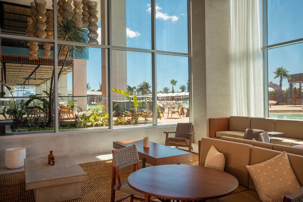 Vantage Club Lounge