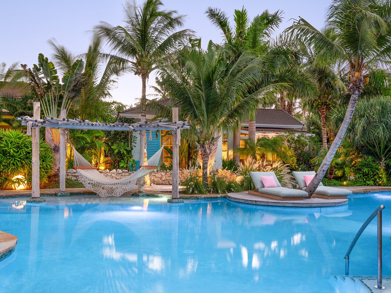 Boardwalk Boutique Hotel Aruba - main pool area