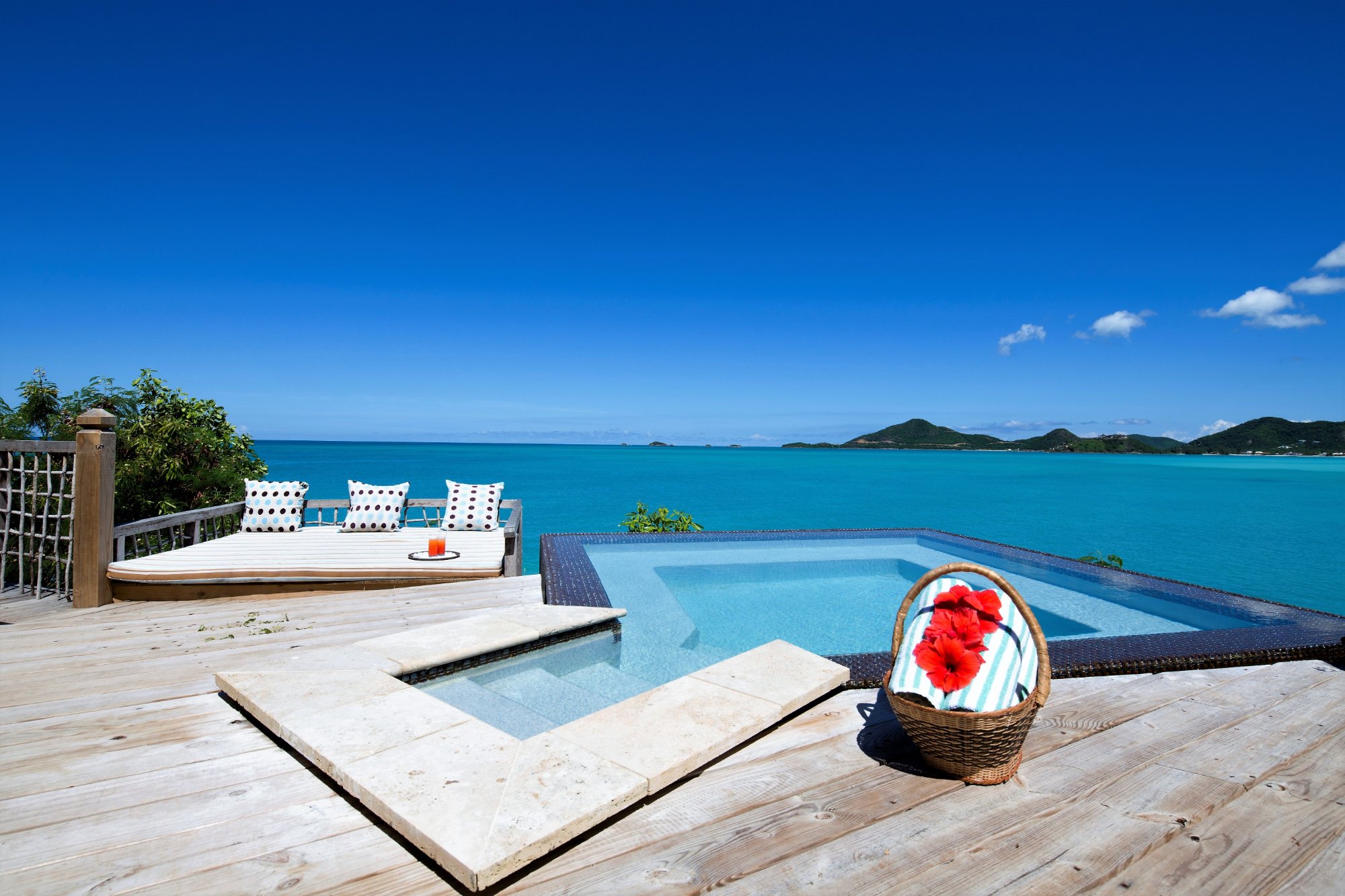 Daybed and Plunge Pool
