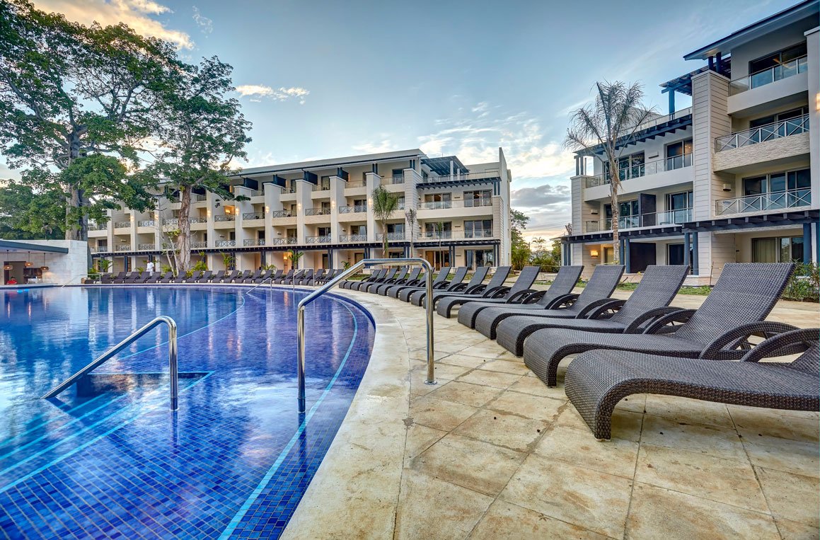 Diamond Club Pool