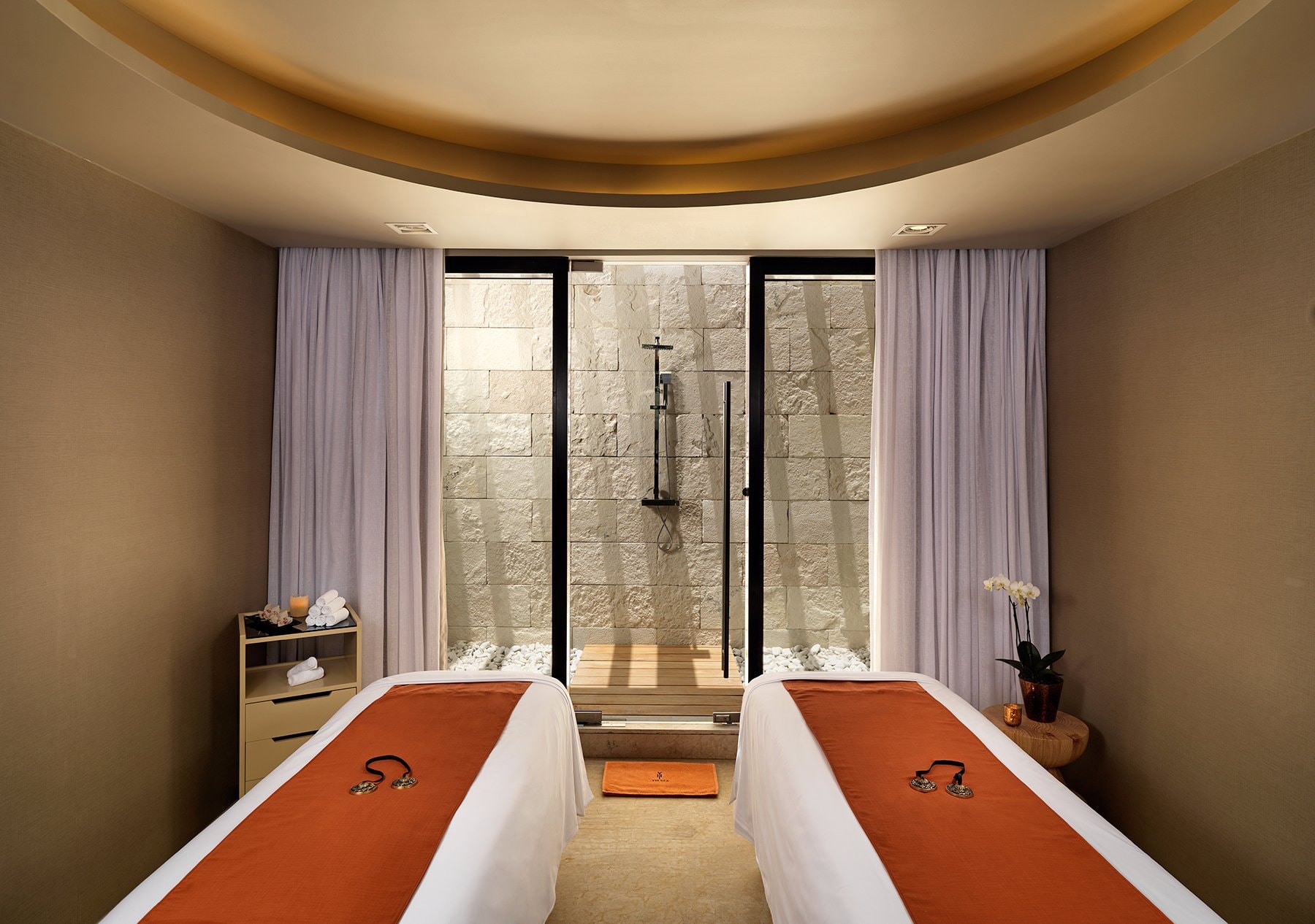 YHI Spa massages cabin
