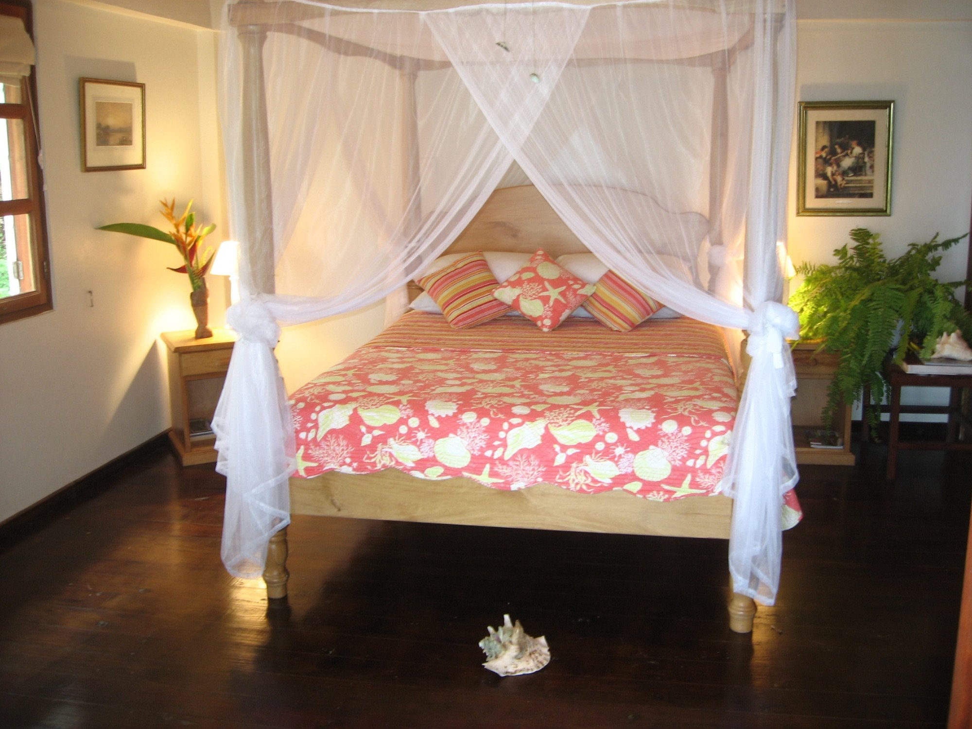 Almost all of our rooms feature four poster beds. Mosquitoes are rare due to the sea breeze.