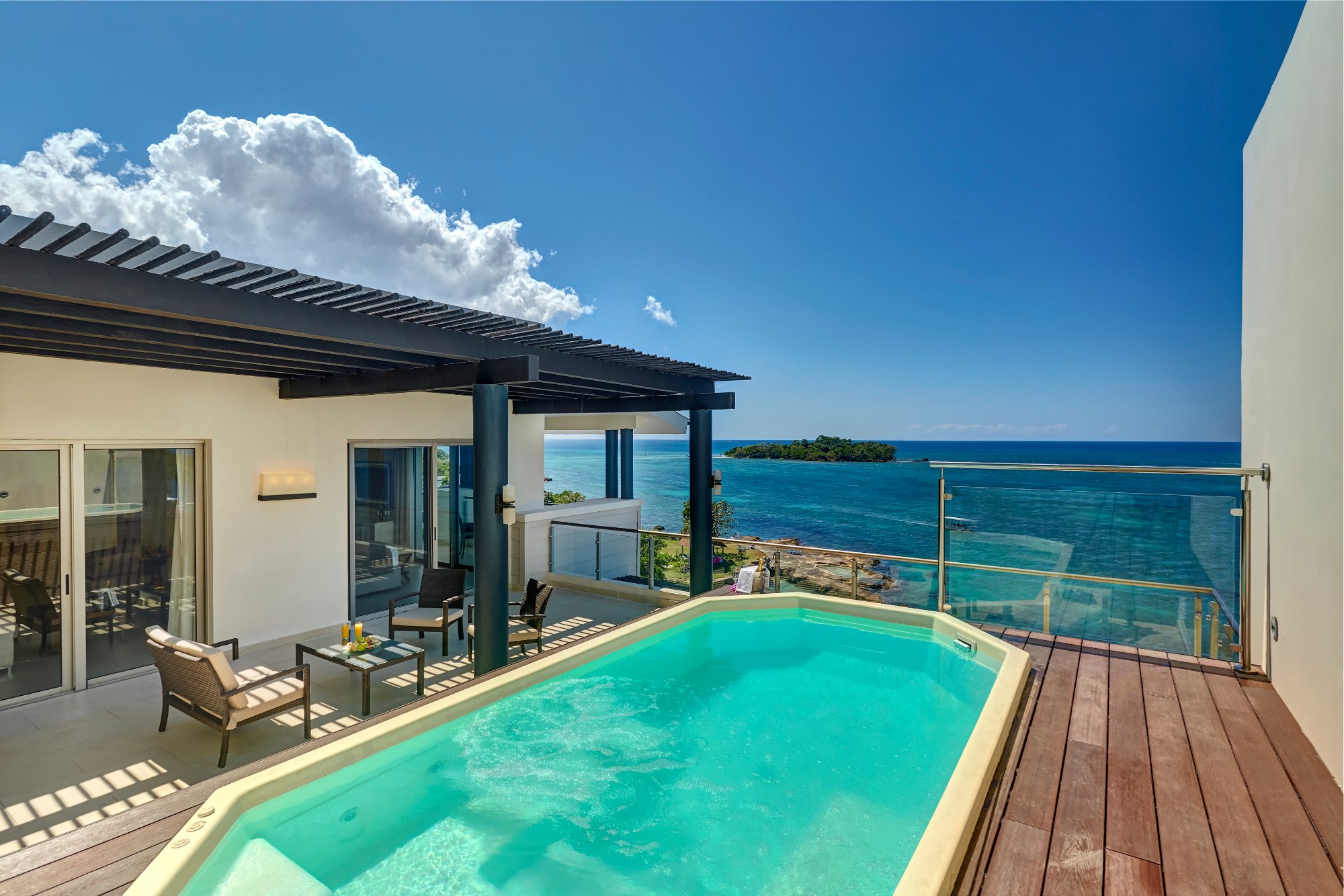 Luxury Penthouse One Bedroom Suite Ocean-View Terrace Jacuzzi